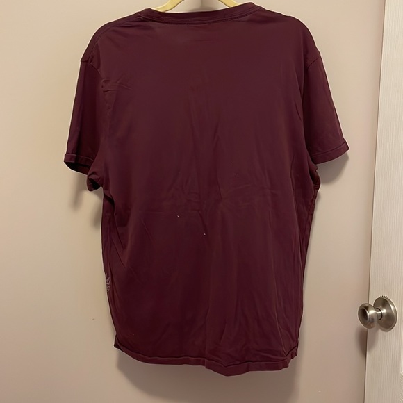 SOLD American Eagle Graphic T Shirt - Picture 2 of 3